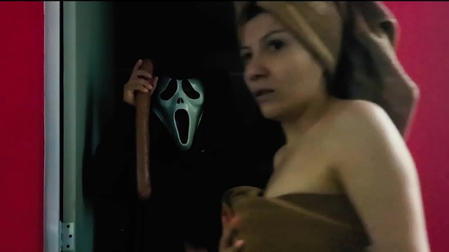 Scream - MILF follada por sorpresa por un hombre misterioso