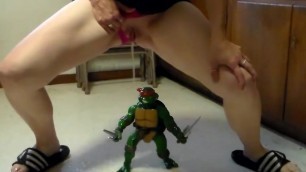 Giantess Piss on Ninja Turtle