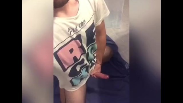 YOUNG STUDENT CUMSHOT AND SEND VIDEO TO FRIEND