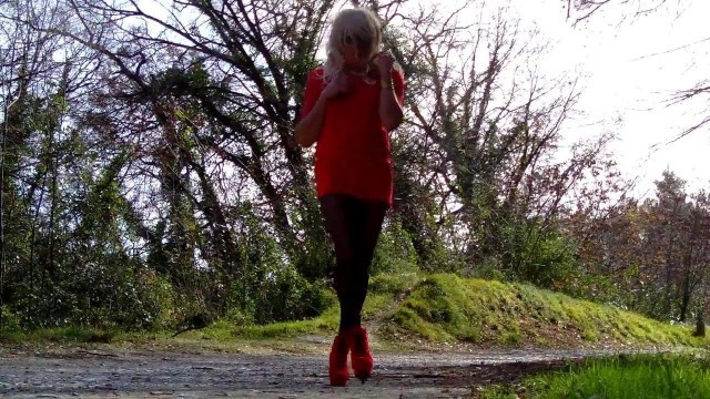 exhib on the road with my red ankleboot