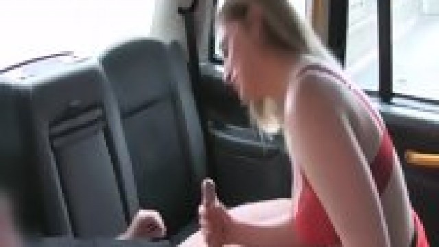 Naughty Passenger Suggests Blowjob To Pay For Taxi Fare