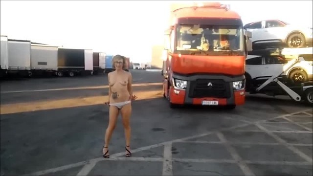 Pornsonick Exhibiendome Delante De Mis Amigos Camioneros